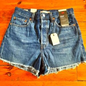 NWT Levi's Ribcage Shorts